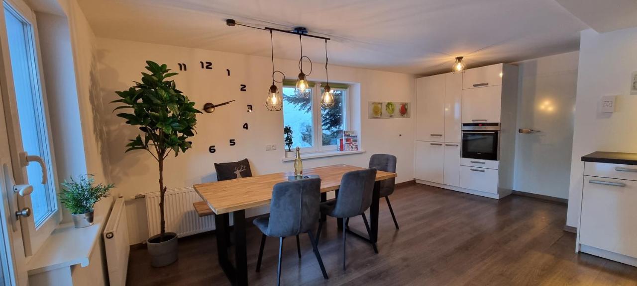 Haus Tisch * Schruns