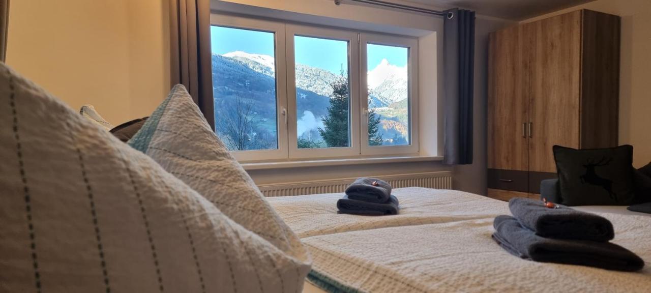 Haus Tisch * Schruns