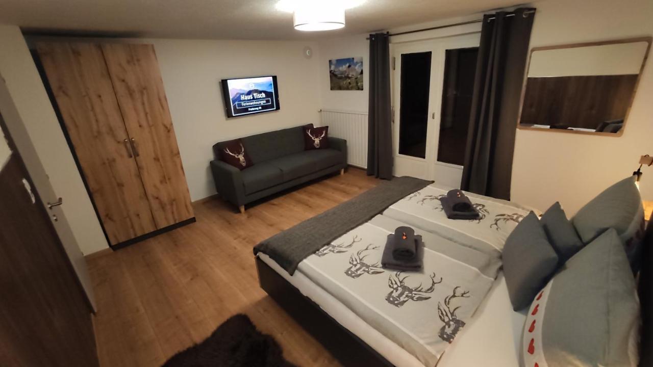Haus Tisch *